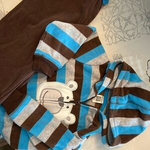 In great shape boys Carters outfit